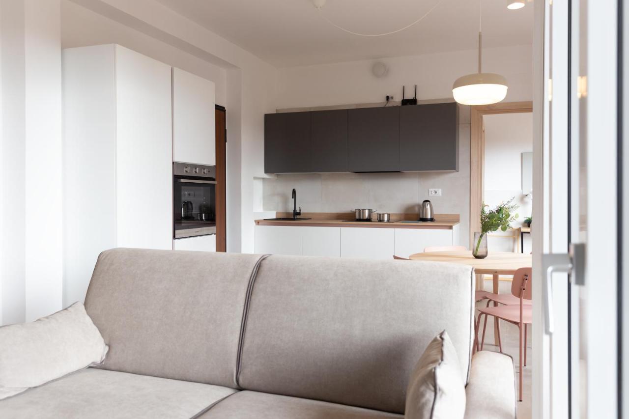 New Exclusive Melegnano Apartments- Near Train Station Ngoại thất bức ảnh