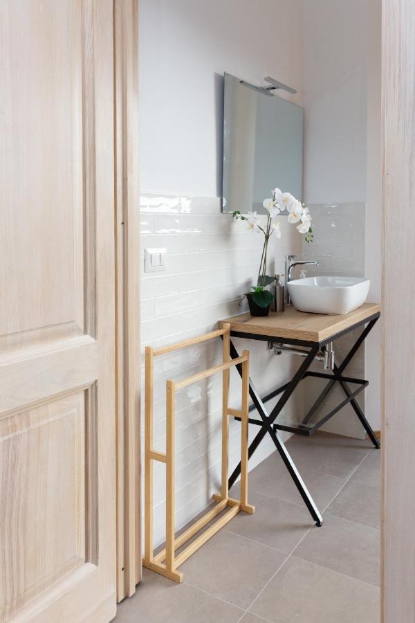 New Exclusive Melegnano Apartments- Near Train Station Ngoại thất bức ảnh