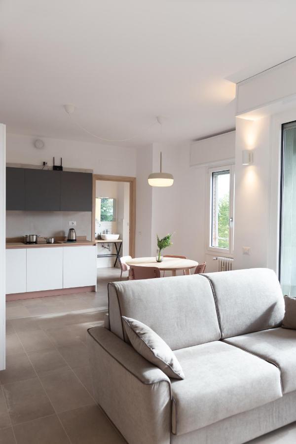 New Exclusive Melegnano Apartments- Near Train Station Ngoại thất bức ảnh