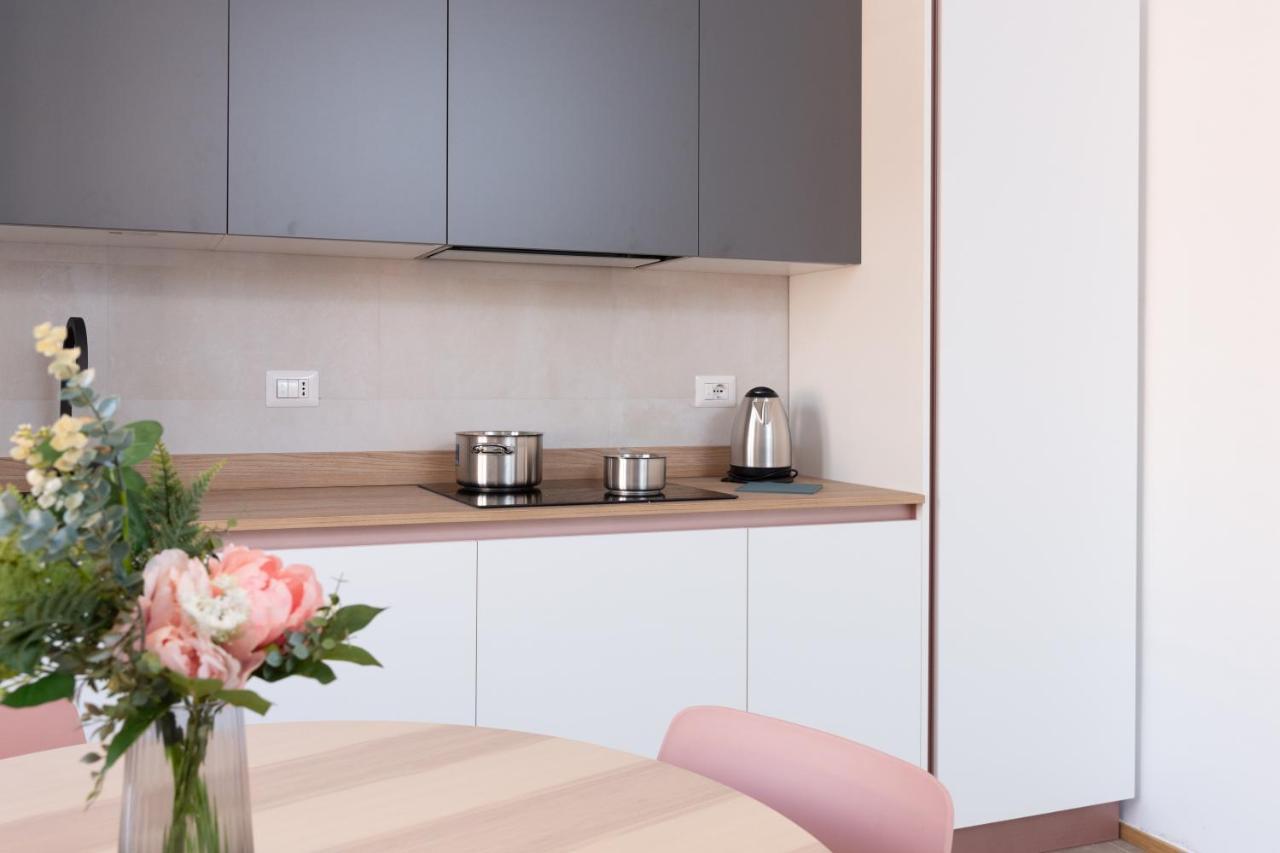 New Exclusive Melegnano Apartments- Near Train Station Ngoại thất bức ảnh