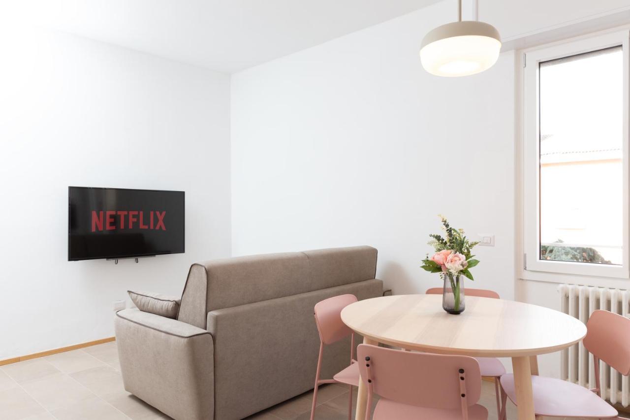 New Exclusive Melegnano Apartments- Near Train Station Ngoại thất bức ảnh